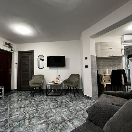Ene Apart Oradea Free Parking ภายนอก รูปภาพ